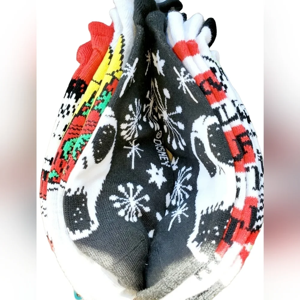 Disney's nightmare‎ before Christmas Christmas themed no show socks, 5 pairs New